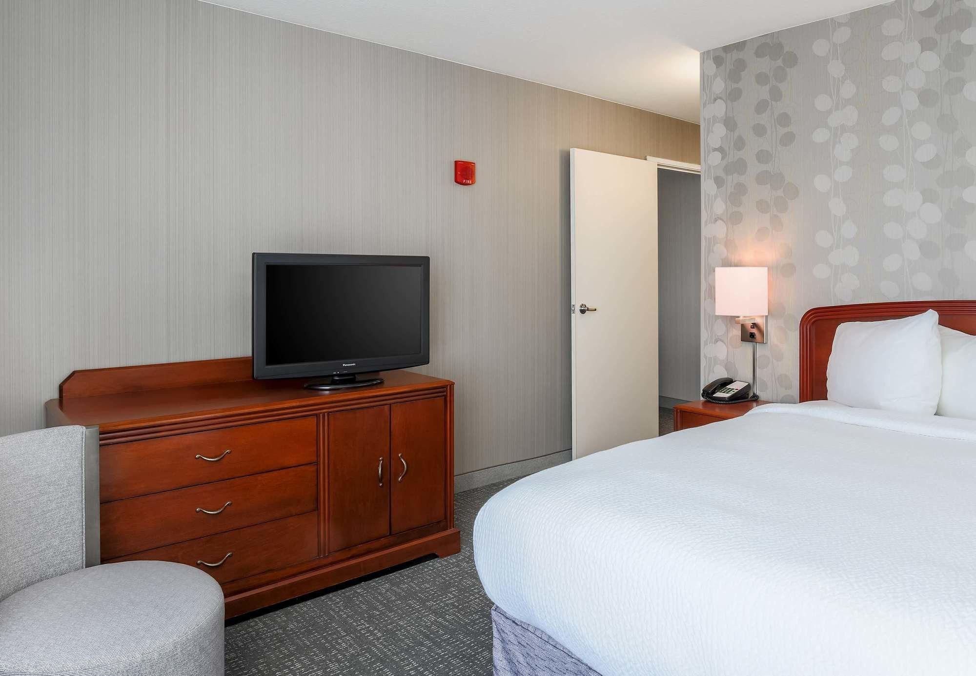 Courtyard By Marriott Roseville Galleria Mall/Creekside Ridge Drive Exterior foto